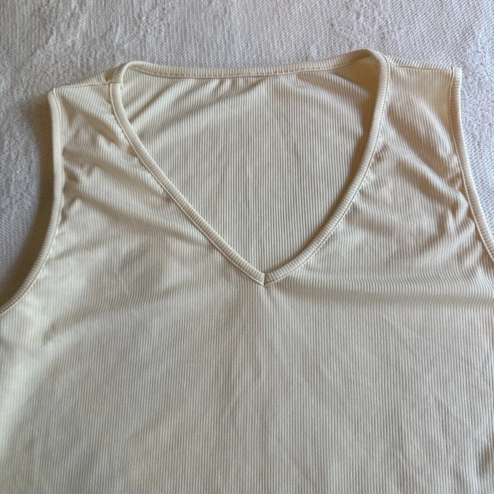 NEW Ivory LOUNGE‎ WEAR SET pants large with sleeveless V-neck T-shirt